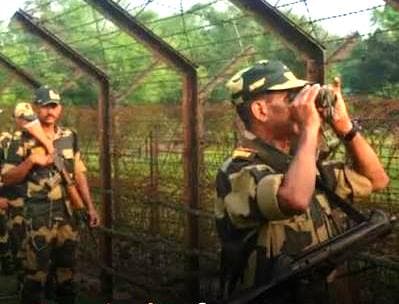 सीमा पर फिर बढ़ा तनाव : BSF पर लगा 5 लोगों को बांग्लादेश में धकेलने का आरोप, एक ने खुद को बताया कोलकाता का नागरिक