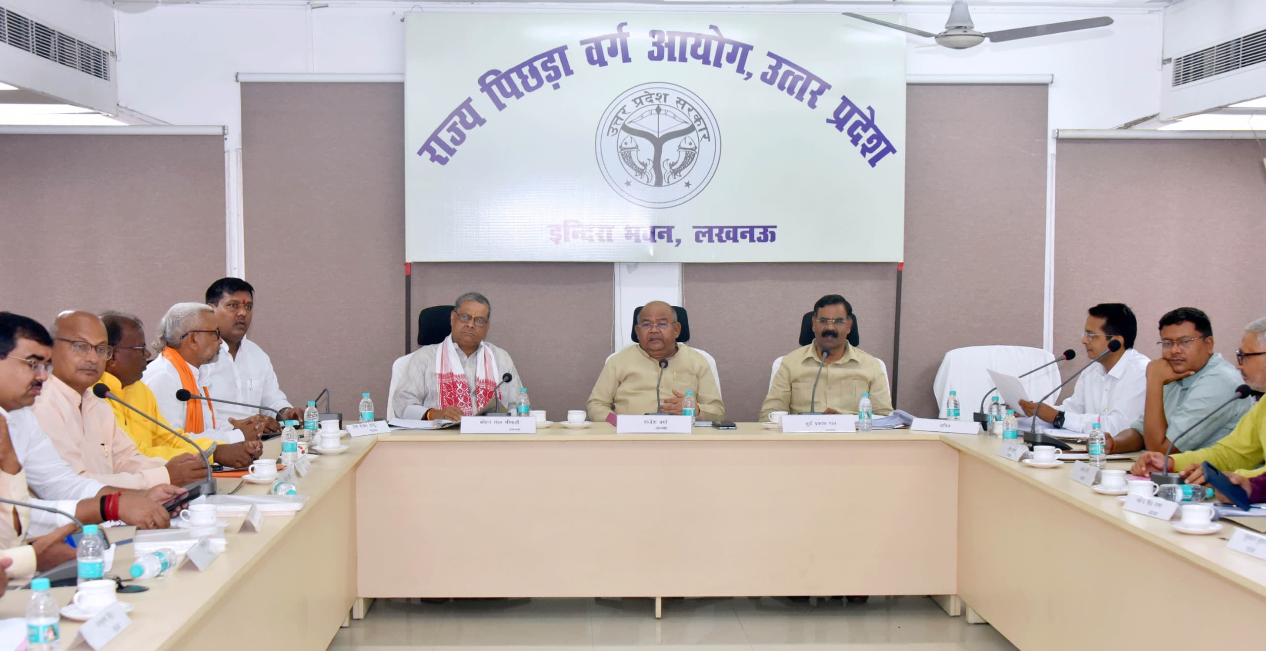 उत्तर प्रदेश राज्य पिछड़ा वर्ग आयोग की बैठक : विश्वकर्मा समाज के लिए 'विश्वकर्मा कल्याण आयोग' और भुर्जी समुदाय हेतु 'श्री अन्न कला बोर्ड' के गठन पर मंथन