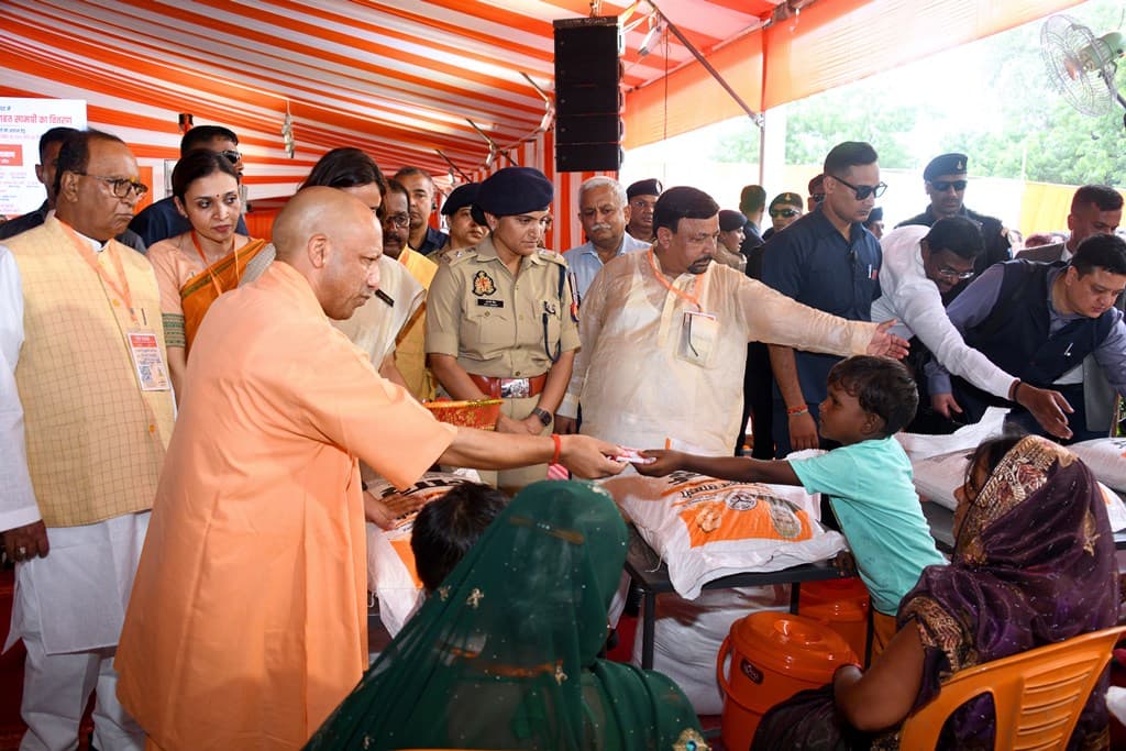 बाढ़ की मार के बीच CM योगी का भरोसा—“आप अकेले नहीं, हर कदम पर आपके साथ है डबल इंजन सरकार