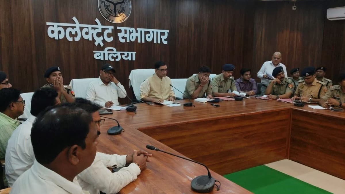 बलिया में 54 मतदेय स्थलों के भवन होंगे अधिग्रहित, निर्वाचन तैयारियों को लेकर प्रशासन अलर्ट