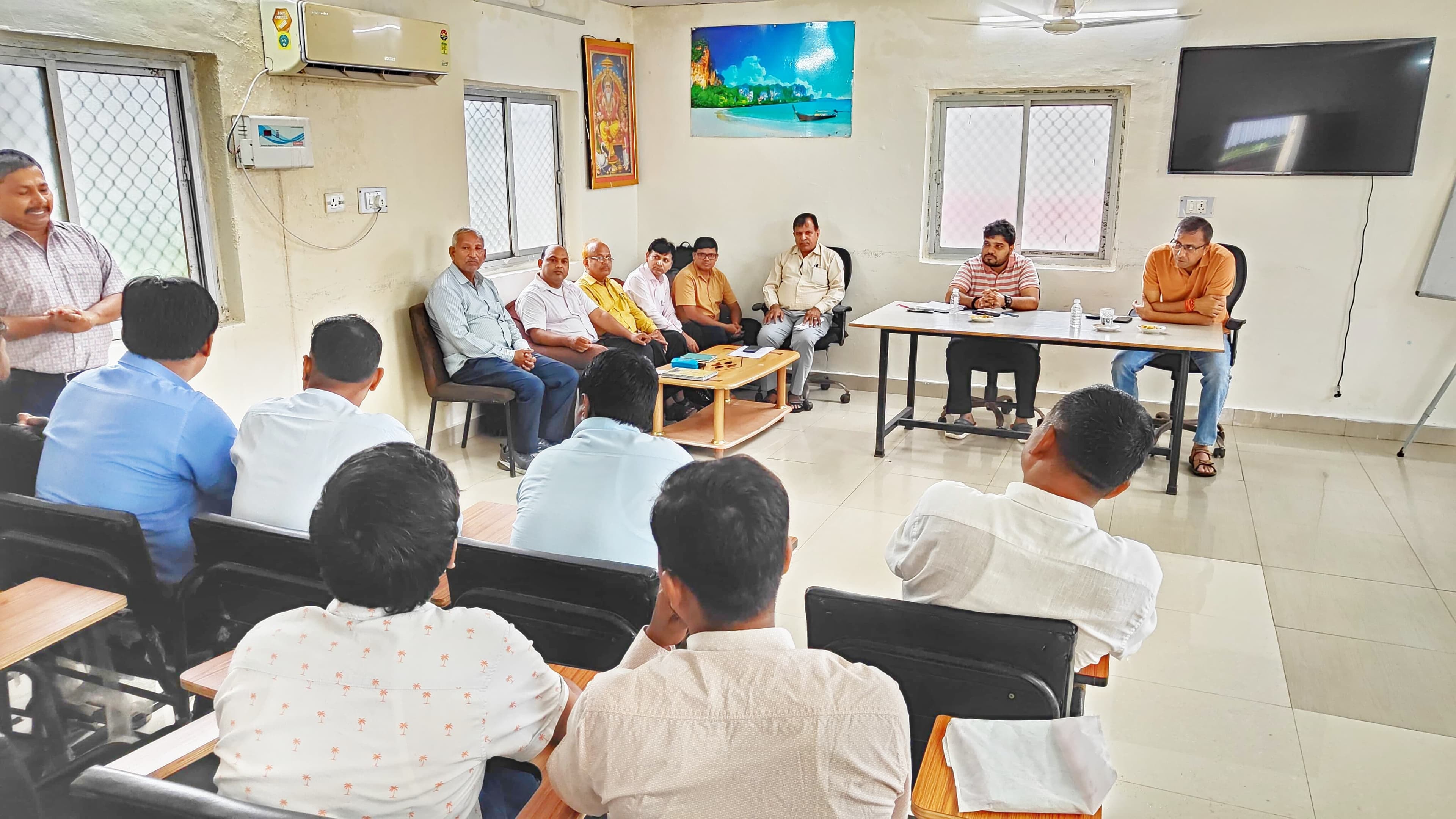 क्रू लॉबी वाराणसी में सेफ्टी सेमिनार, ट्रेन पार्टिंग की घटनाओं पर विशेष काउंसलिंग