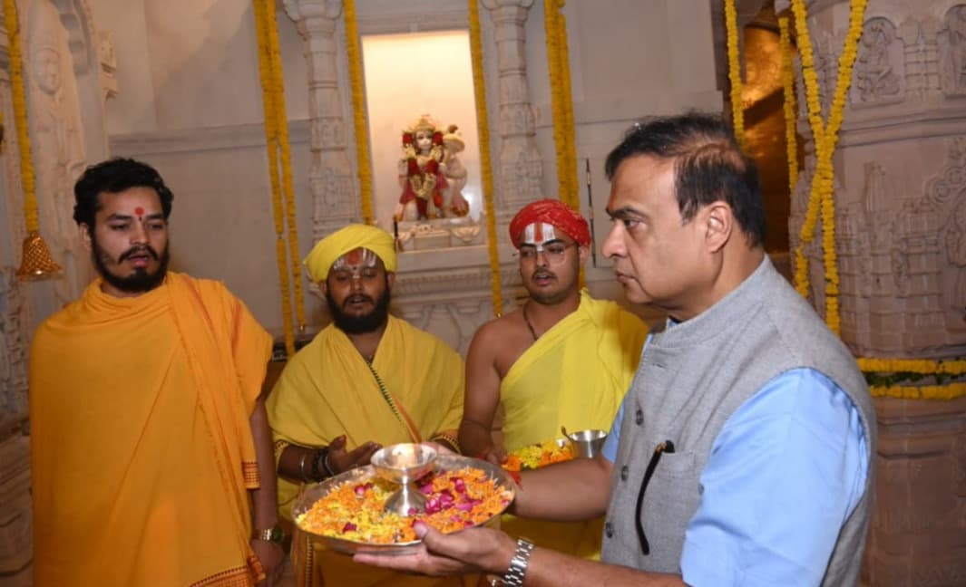 अयोध्या पहुंचे असम के CM हिमंत बिस्वा सरमा, रामलला के किए दर्शन; अखिलेश यादव पर साधा निशाना