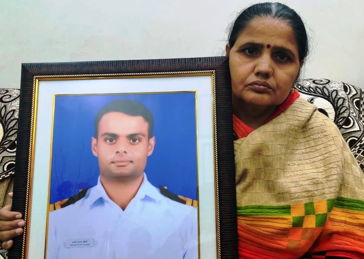 शहीद लेफ्टिनेंट कमांडर रजनीकांत यादव की मां फूला देवी का आकस्मिक निधन, 1 अक्टूबर को होना था शहीद द्वार का उद्घाटन