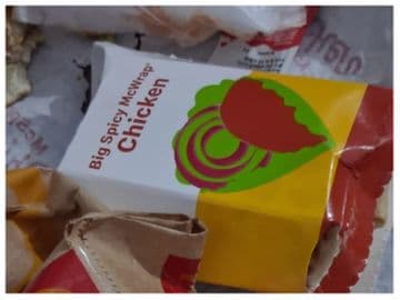 वाराणसी में स्विगी की बड़ी चूक! वेज की जगह घर पहुंचा चिकन बर्गर