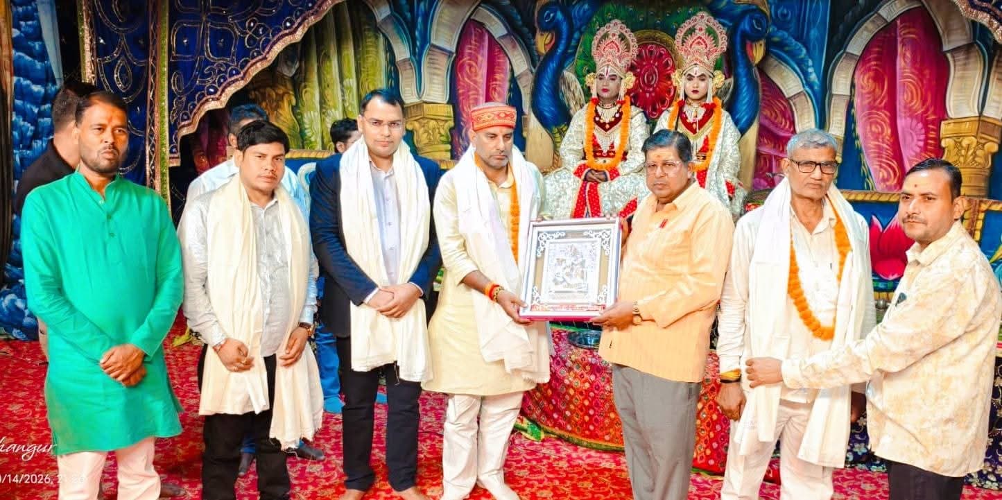 रामलीला में विश्वामित्र से राम-लक्ष्मण को मांगने, ताड़का वध और अहिल्या उद्धार का सजीव मंचन
