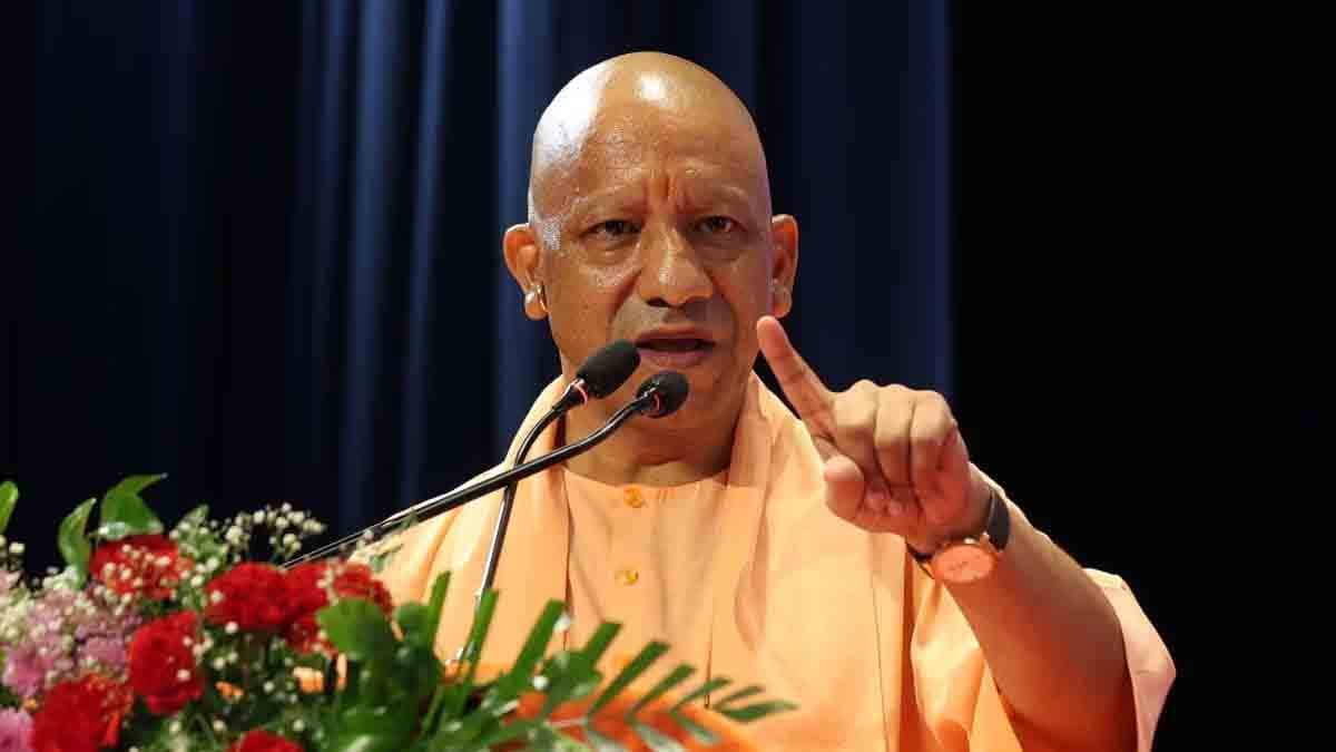 यूपी में आउटसोर्स कर्मचारियों की भर्ती और वेतन व्यवस्था होगी डिजिटल, सीएम योगी ने शुरू की नई व्यवस्था