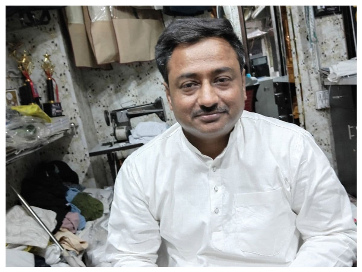 वाराणसी के दालमंडी में निर्माण को लेकर सपा नेता पर FIR, कोर्ट के स्टे के बावजूद काम कराने का आरोप
