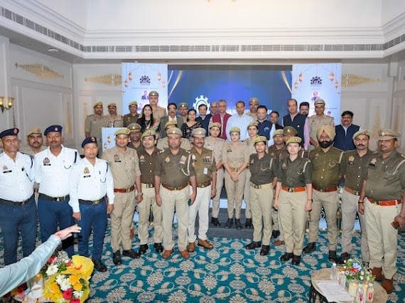 पुलिस के शौर्य और साहस को आईआईए का सलाम, 40 कर्मठ पुलिसकर्मियों का हुआ सम्मान