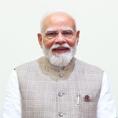 पीएम मोदी ने लोगों की जान बचाने में दिखाए गए अदम्य साहस और वीरता के लिए कैप्टन स्मित माछर की सराहना की