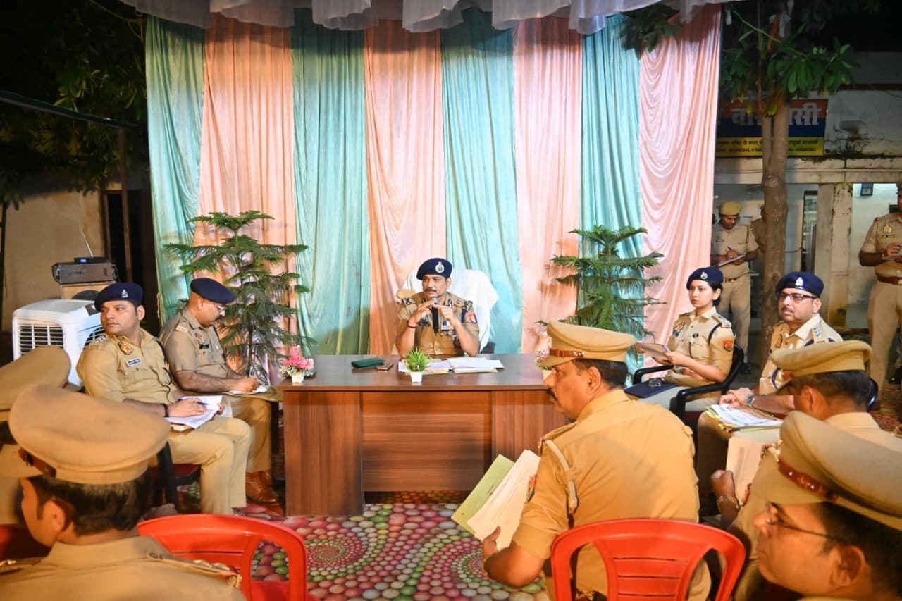 बड़ागांव थाने के निरीक्षण में लंबित विवेचनाओं के त्वरित निस्तारण पर जोर, CP ने दिए सख्त निर्देश