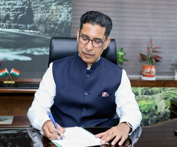 नरेंद्र भूषण ने संभाली पर्यावरण मंत्रालय की कमान, बने नए सचिव