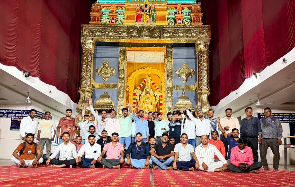 रेल कर्मचारियों को कराई गई नैमिषारण्य धाम की सैर, लखीमपुर-सीतापुर के 41 कर्मियों ने किए धार्मिक स्थलों के दर्शन