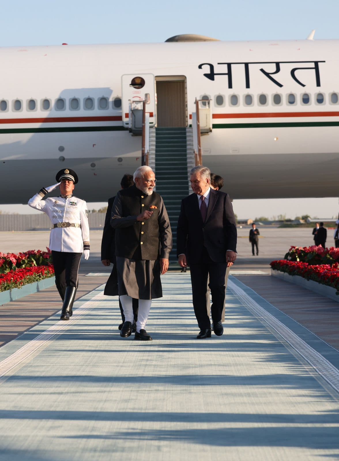 PM मोदी ताशकंद पहुंचे, राष्ट्रपति मिर्जियोयेव ने किया गर्मजोशी से स्वागत, सेंट्रल एशिया में भारत की कूटनीतिक ताकत का दिखेगा असर