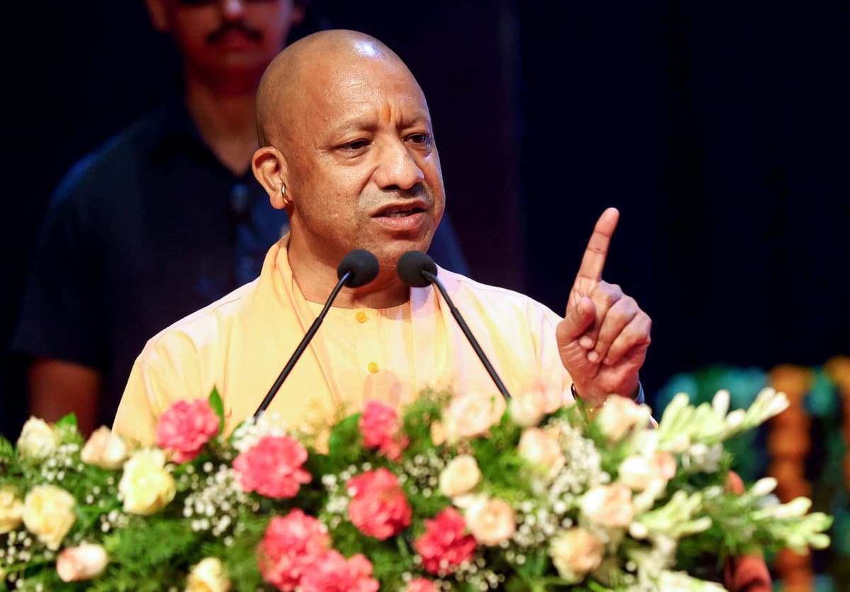 विश्वकर्मा जयंती पर सीएम योगी की प्रदेशवासियों को शुभकामनाएं, बोले- श्रम और हुनर का सम्मान जरूरी