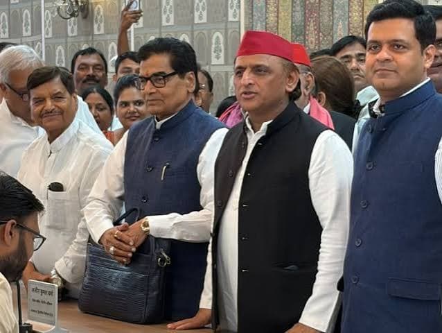 बीजेपी की तर्ज पर अखिलेश का ‘राज्यसभा सरप्राइज’, सपा ने धनराज नथवानी को उतारा