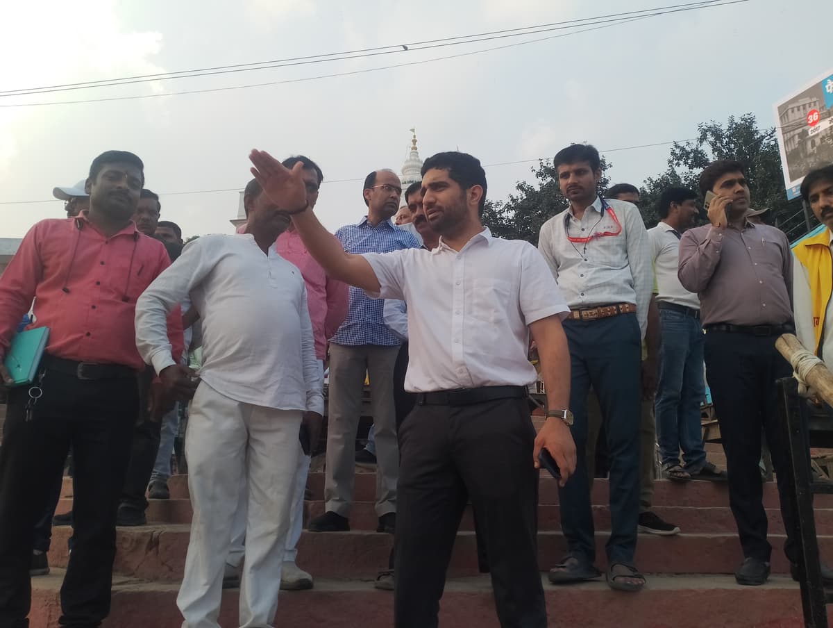 एयर शो से पहले एक्शन मोड में नगर निगम, राजघाट से नमो घाट तक नगर आयुक्त ने परखीं तैयारियां